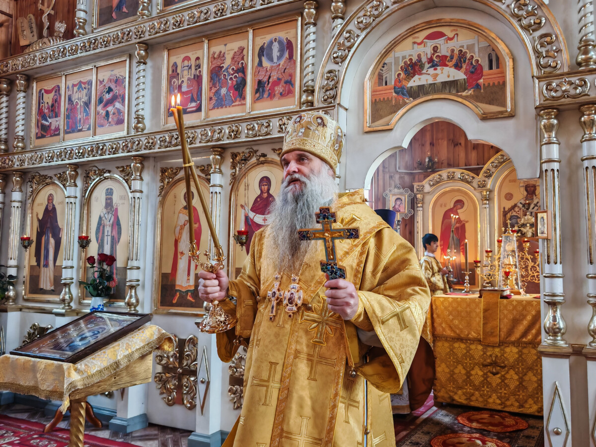 Преосвященнейший епископ Савва совершил Божественную Литургию в храме святого апостола Андрея Первозванного села Айдар