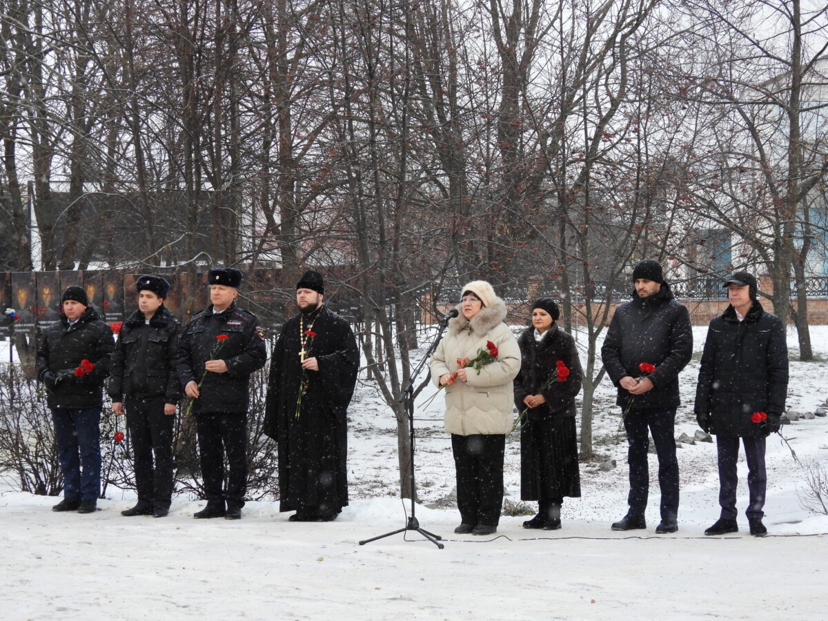Благочинный приходов Ровеньского округа принял участие в мероприятии посвящённом годовщине освобождения Ровеньского района от немецко-фашистских захватчиков