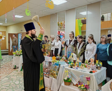 В здании Центра Культурного Развития поселка Ровеньки прошла ежегодная благотворительная акция «Вербная ярмарка»