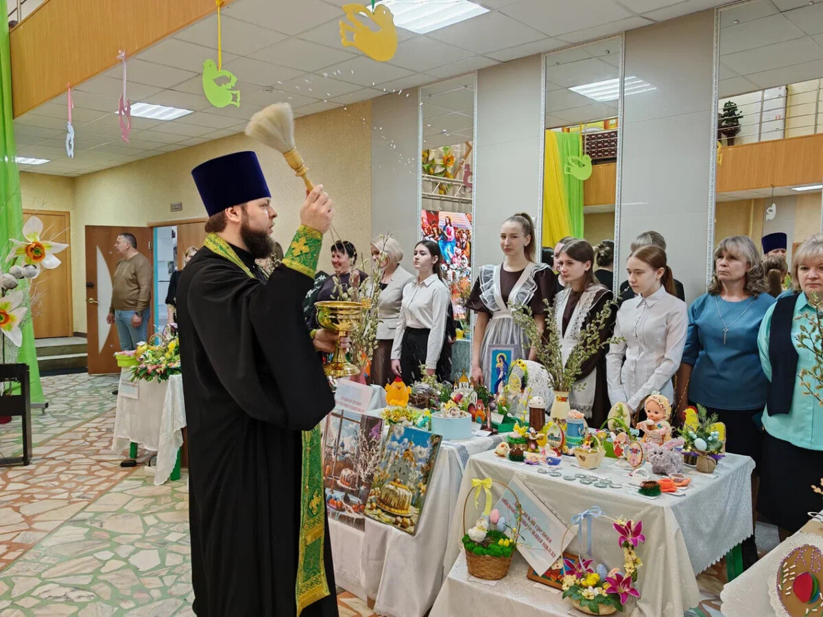 В здании Центра Культурного Развития поселка Ровеньки прошла ежегодная благотворительная акция «Вербная ярмарка»