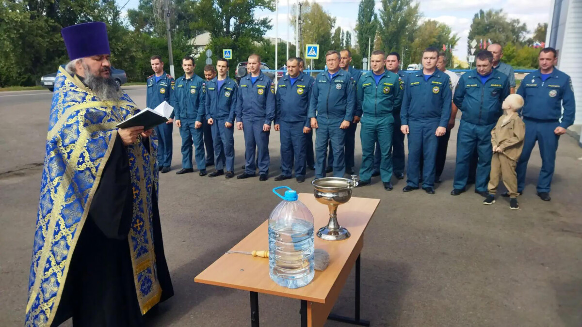 В Пожарно-спасательной части № 34 поселка Ровеньки было совершено молебное пение